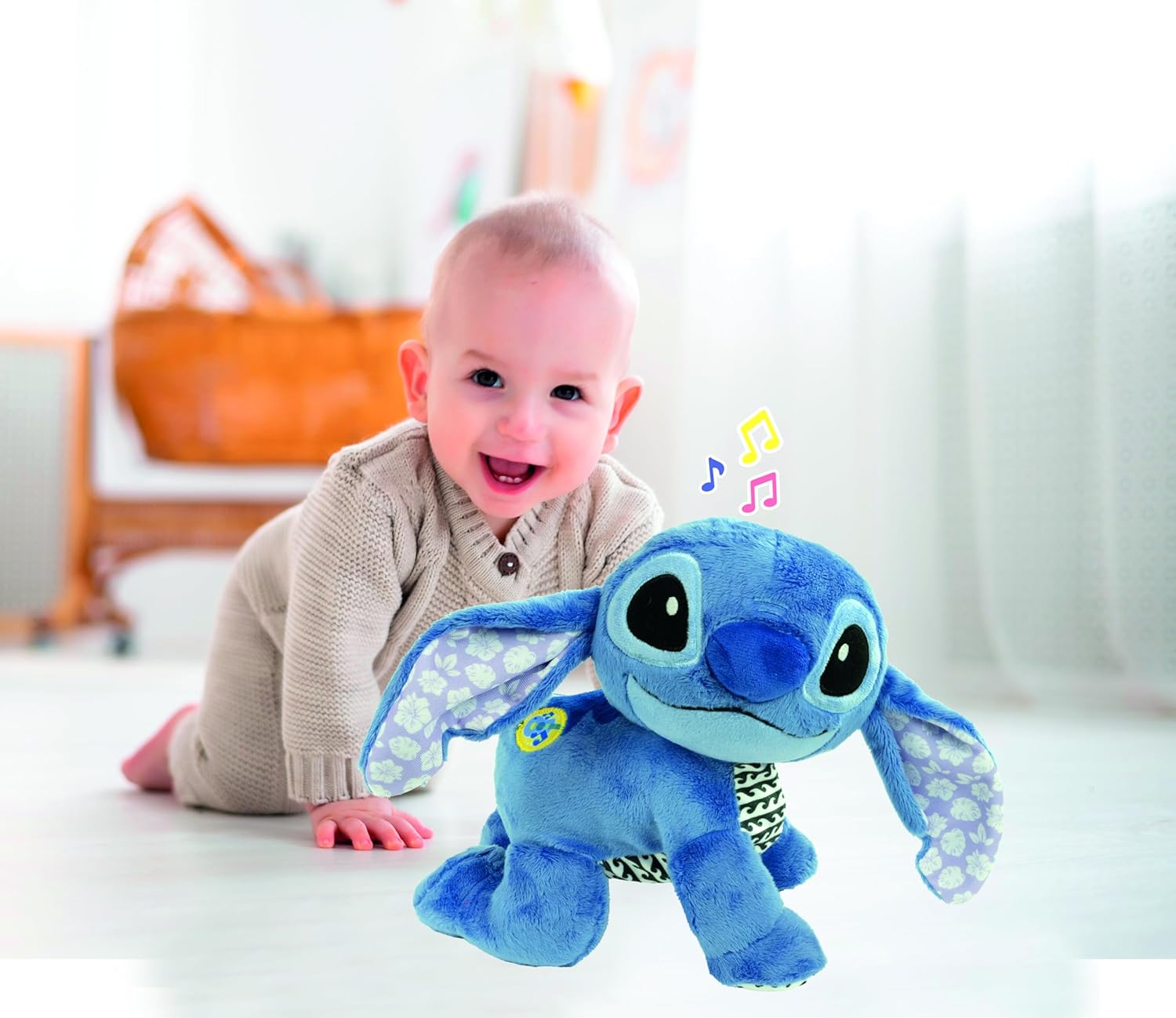 Clementoni Disney Baby Baby Stitch Gattona con Me, Topolino Peluche per Imparare a Gattonare, Gioco Prima Infanzia Bambini 6-36 Mesi, Insegna Numeri e Versi degli Animali, Lingua Italiana, 17537