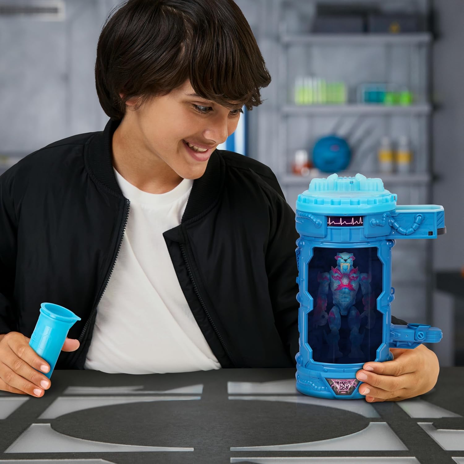 MrBeast Lab Hyper Fusion Mutators, Experiment & Create The Lightning Panther, Add Mutation Fluid, Press The Fingerprint Scanner & Reveal The Panther, Over 20 Points Of Articulation, Collect All 3