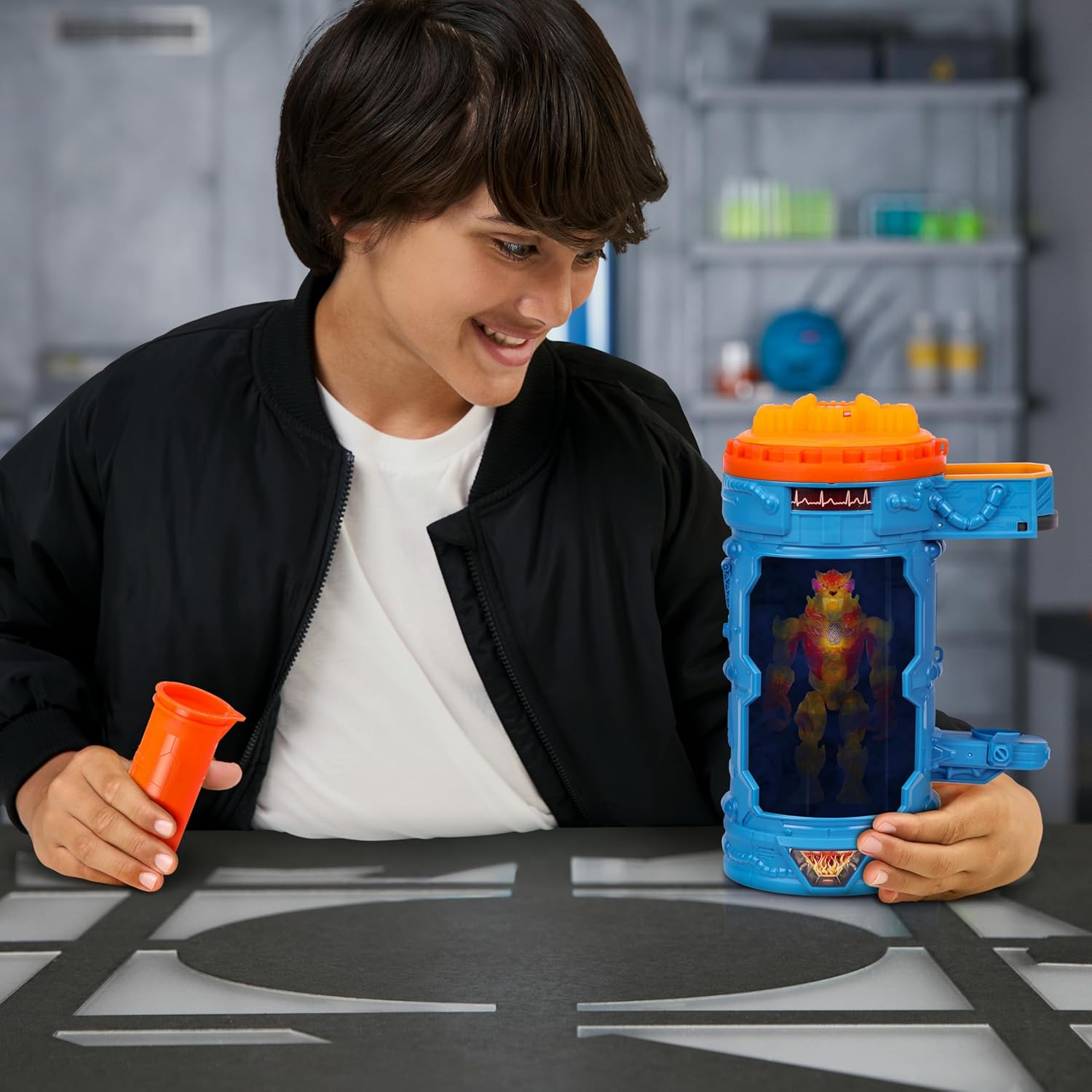 MRBEAST LAB Hyper Fusion Mutators, experimentieren und Fire Panther erschaffen, Mutationsflüssigkeit zufügen; Fingerabdruckscanner drücken und Panther enthüllen, 20+ bewegliche Gelenke