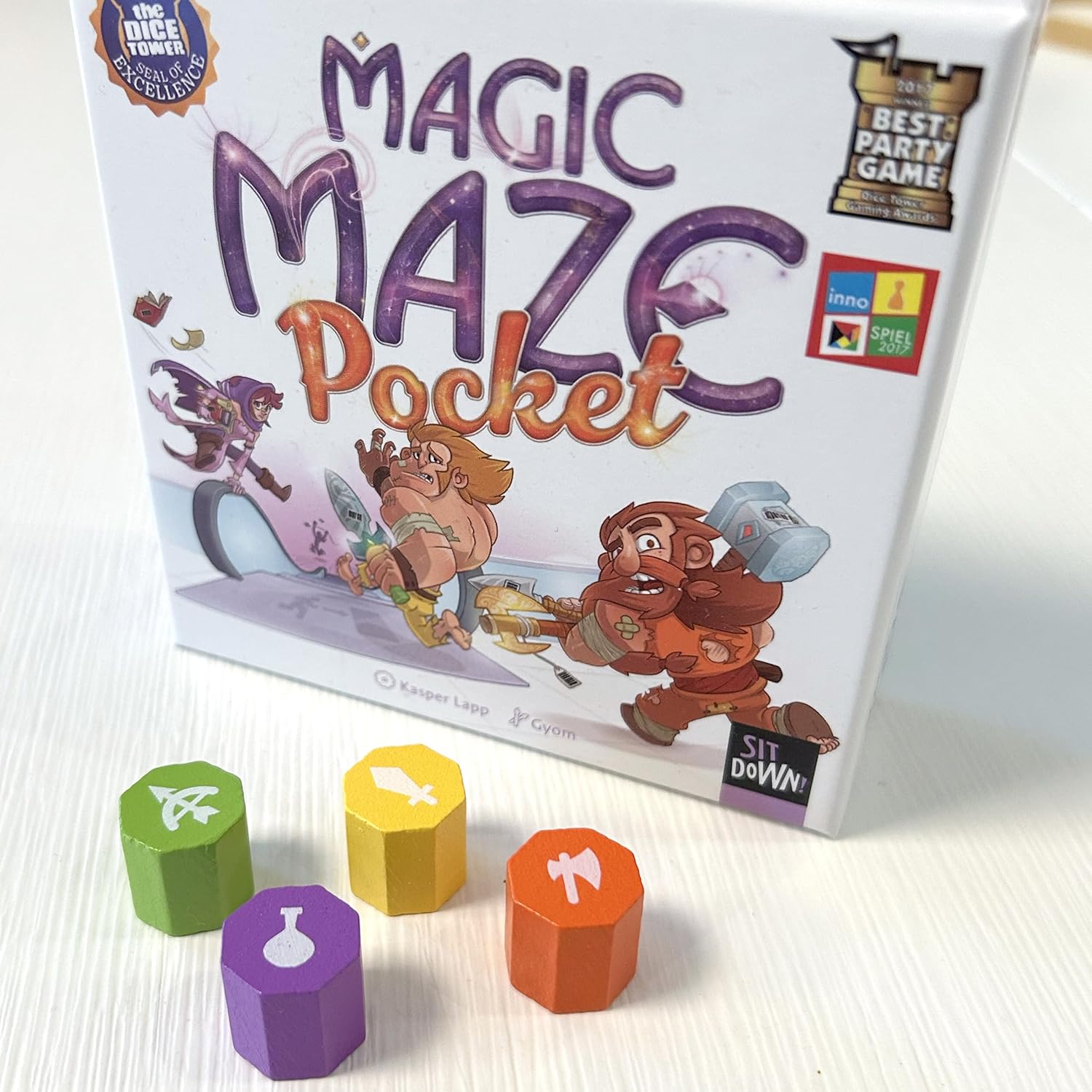 Magic Maze Pocket Multi-Award-Winning Game! Cooperative Real-Time Board Game | Silence · Coordination · Escape · Simultaneous | from Age 8 | 2–8 Players | 15 Minutes | FSC Components