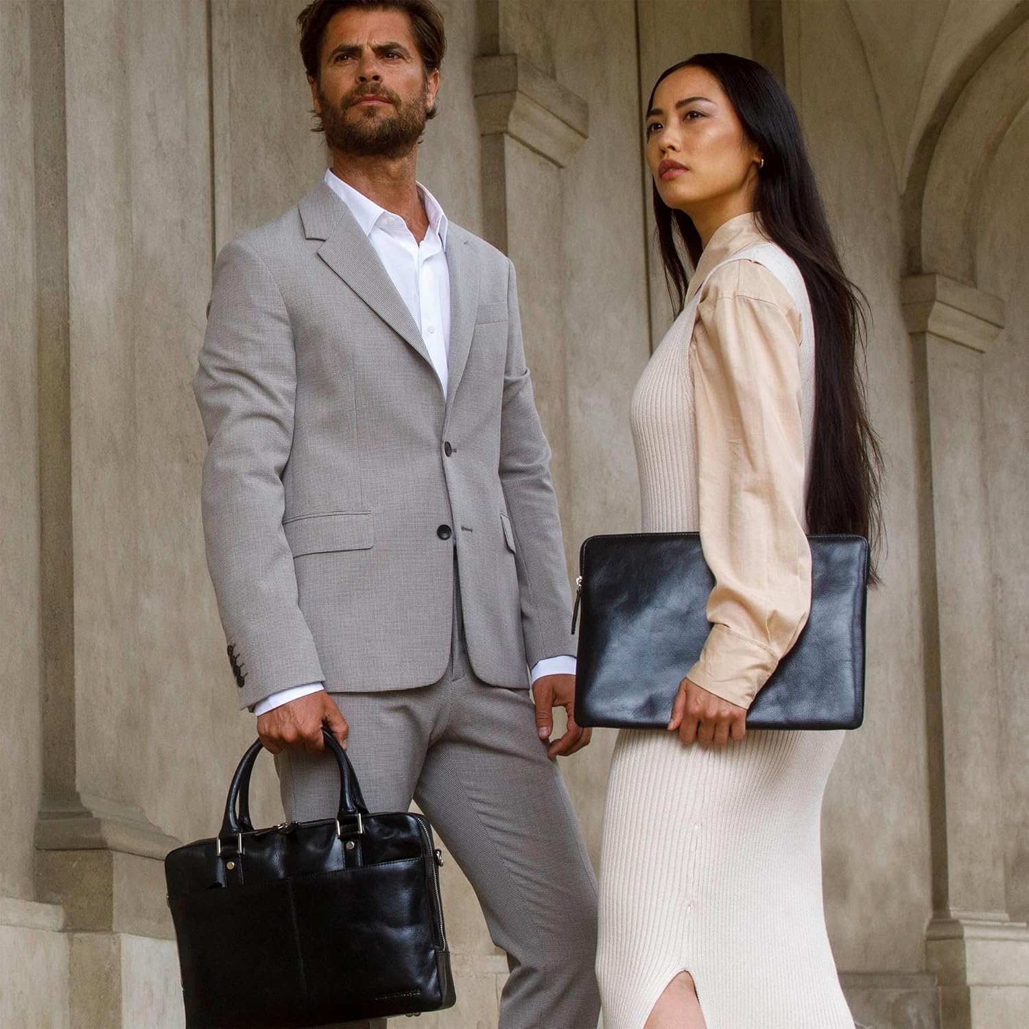 dbramante1928 - Skagen Pro+ Laptop Sleeve - Compatible with Macbook Pro (20)/Air(20) 13 Inch - Made From Sustainably Sourced Full Grain Leather - Protective Computer Sleeve - Black - (2nd Gen