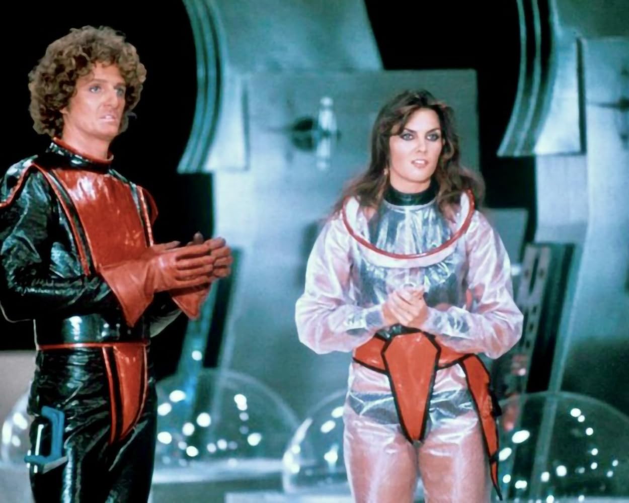 Star Crash - Sterne im Duell / Kultiges Science-Fiction-Abenteuer mit Starbesetzung (Pidax Film-Klassiker)
