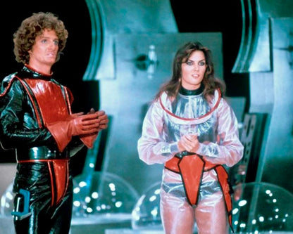 Star Crash - Sterne im Duell / Kultiges Science-Fiction-Abenteuer mit Starbesetzung (Pidax Film-Klassiker)