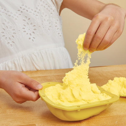 little tikes Creative Chefs Bluey Duck Cake Kit - Comes with Make It Mix and 15 Realistic Accessories, Pretend Play Cooking Set, NOT EDIBLE, Suitable for Boys and Girls Ages 3+ Years