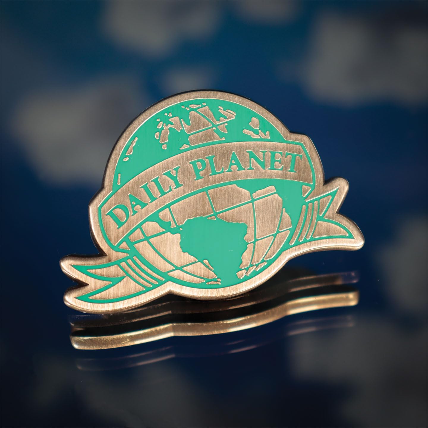 Superman 2025 Daily Planet Pin Badge – Limited Edition DC Collectible – Official Superman Metal Pin for Fans, Comic Book Collectors & Superhero Memorabilia Lovers