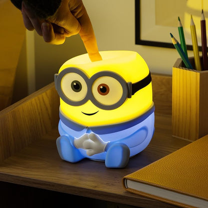 Paladone Minions Bob SquishyGlo Silikon-Nachtlicht, offiziell lizenziert, weiche Haptik, wiederaufladbare Lampe mit Auto-Off-Timer, für Schlafzimmer & Zuhause, Kinder & Erwachsene