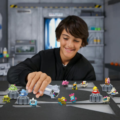 MrBeast Lab Swarms Hyper Fusion-serie, verzamel meer dan 100 unieke Hyper Fusion Swarms, Mega Lab-pakket bevat 14 microbeesten, 14 verzamelstickers en 4 fusiecappen om je eigen te bouwen