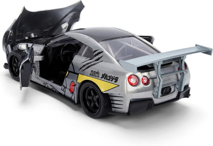 Jada GODZILLA MECHAGODZILLA 2009 NISSAN GT-R W/FIG 1:24 scale model vehicle to collect, play and display, suitable for gift, party favors, Christmas and birthdays