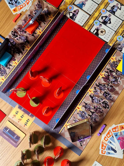 Devir - Red Carpet, Photography and Celebrity Board Game, Strategy & Fun for 2-4 Players, Capture Portraits and Live the Hollywood Red Carpet, Interactive Game (BGRCML