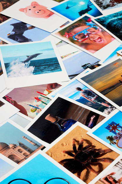The Polaroid Game – Fun Storytelling Party Game with 150 Photo Cards & Electronic Polaroid Timer – Creative Family Board Game for Ages 7+ – Memory & Recall Challenge for 3+ Players