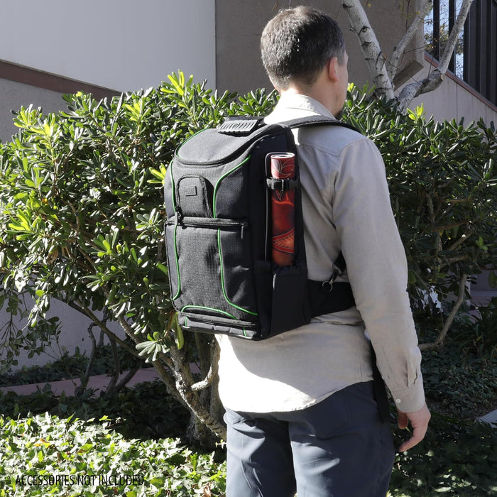 USA Gear MTG-Rucksack, Kompatibel mit Magic the Gathering, MTG-Deck und mehr - TCG-Rucksack Tasche mit Schultergurten, anpassbaren Trennwänden, TCG-Spielmattenhalter, Ordnerfach (Grün