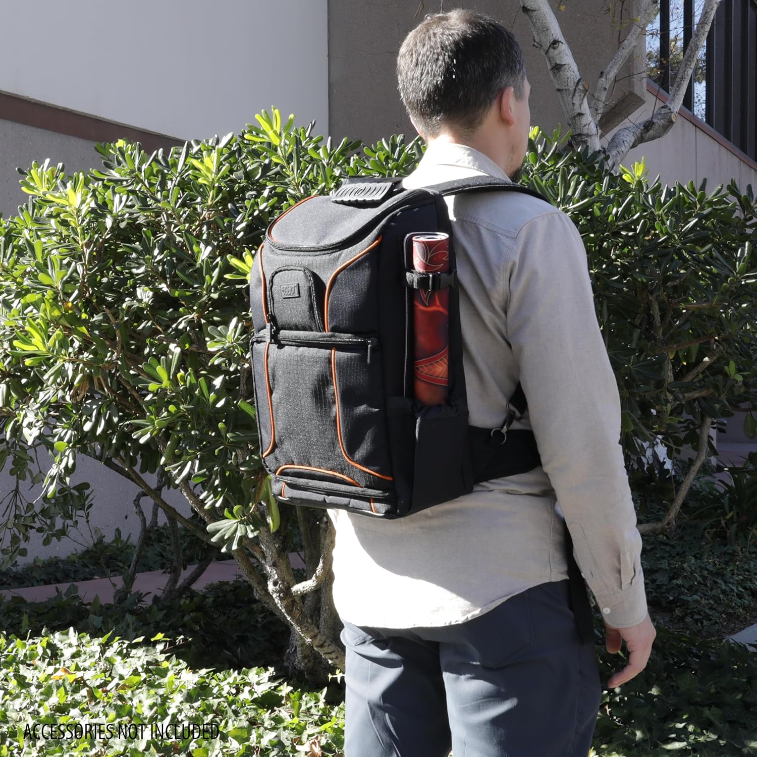 USA Gear MTG-Rucksack, Kompatibel mit Magic the Gathering, MTG-Deck und mehr - TCG-Rucksack Tasche mit Schultergurten, anpassbaren Trennwänden, TCG-Spielmattenhalter, Ordnerfach (Orange