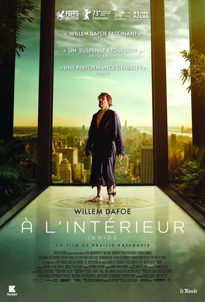 A l'intérieur