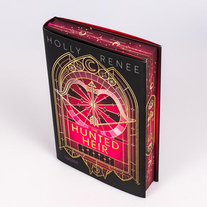 The Hunted Heir (Die Veiled-Kingdom-Serie 2): Rasante Enemies to Lovers Romantasy voller Verrat und Intrigen mit einer verbotenen Liebe - mit dreiseitigem Farbschnitt!