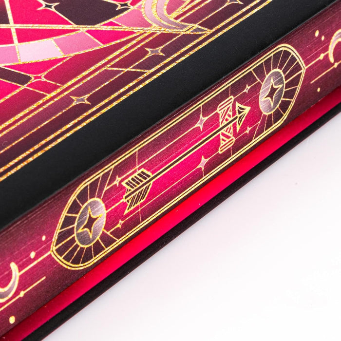 The Hunted Heir (Die Veiled-Kingdom-Serie 2): Rasante Enemies to Lovers Romantasy voller Verrat und Intrigen mit einer verbotenen Liebe - mit dreiseitigem Farbschnitt!