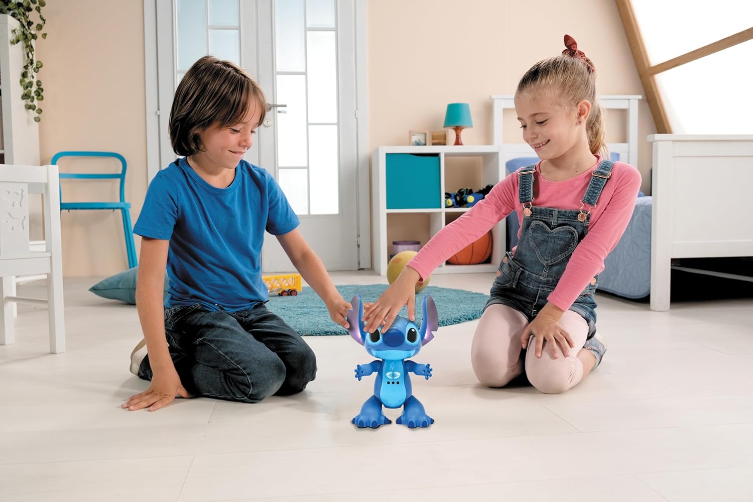 Lexibook, Disney Stitch, interactief speelgoed, Bilingue Engels Duits, gebarenbesturing en afstandsbediening, reageert op aanraking, programmeerbaar, twee snelheden, blauw, STITCHi3