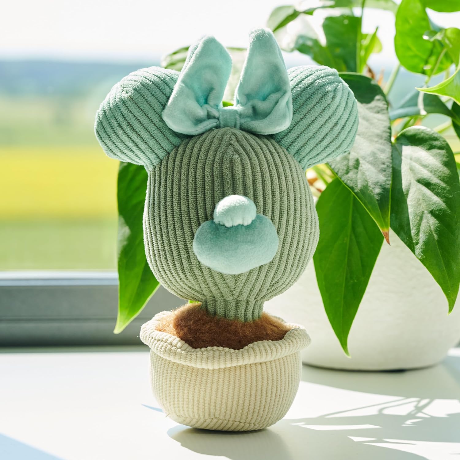 Disney Plants Minnie, 22cm Plüschfigur, Deko Figur, für Kinder ab den ersten Lebensmonaten geeignet