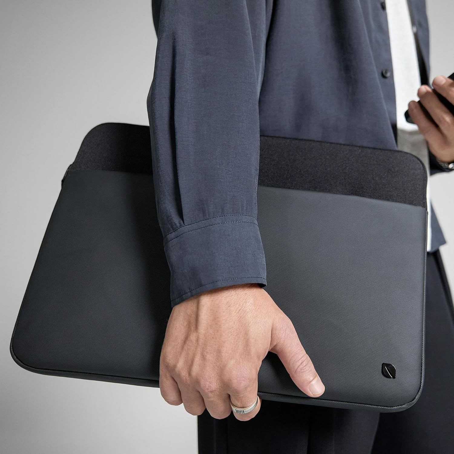 Incase A.R.C. Sleeve with ReSpun 100% Recycled Polyester - 14" MacBook/Laptops & iPad/Tablet Case - Cushioned Faux Fur Lining, External Zippered Slip Pocket (Black, Most 14" Laptops