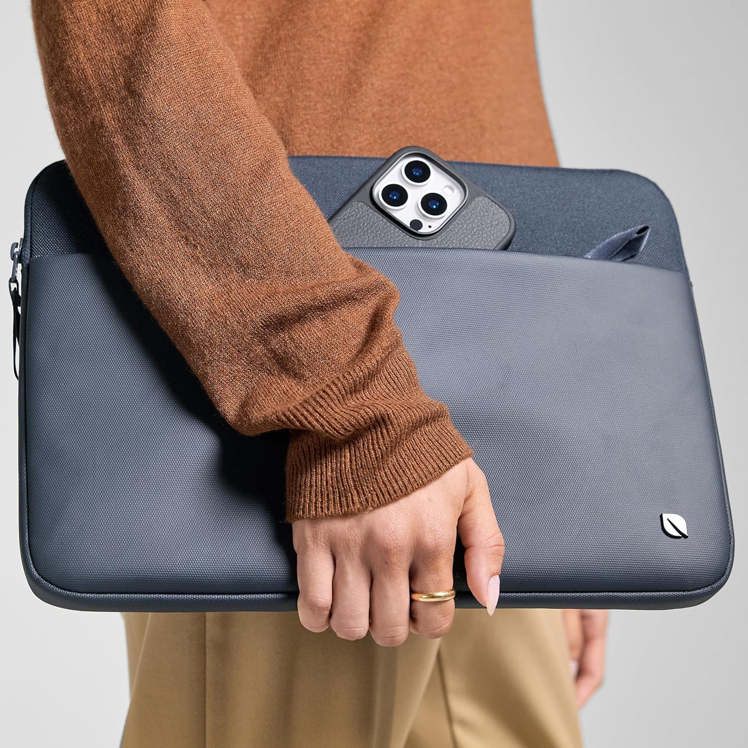 A.R.C. Sleeve For 16In Laptop Navy