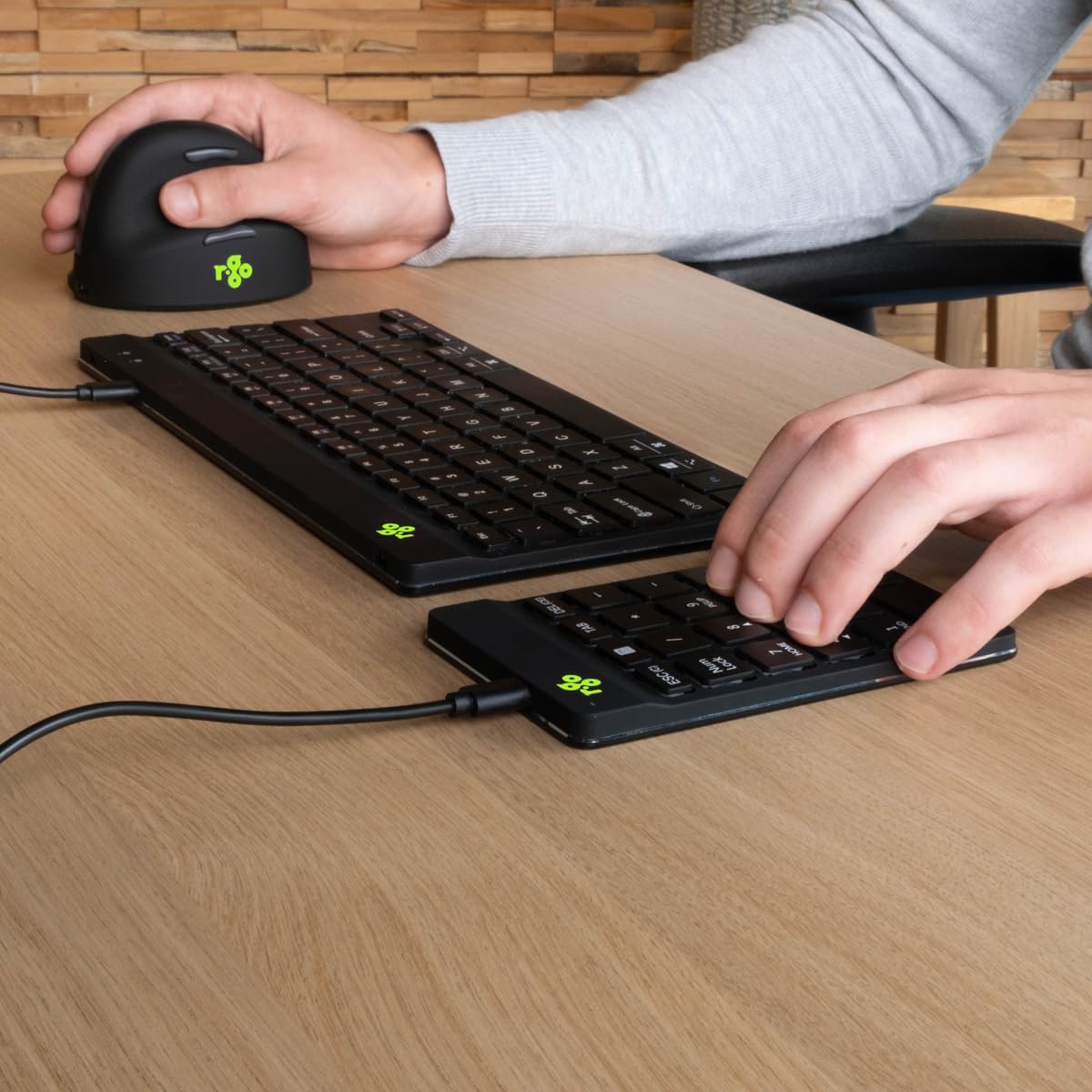 R-Go Ergononic Numpad With Break Indicator - Wired USB-A/USB-C, Black