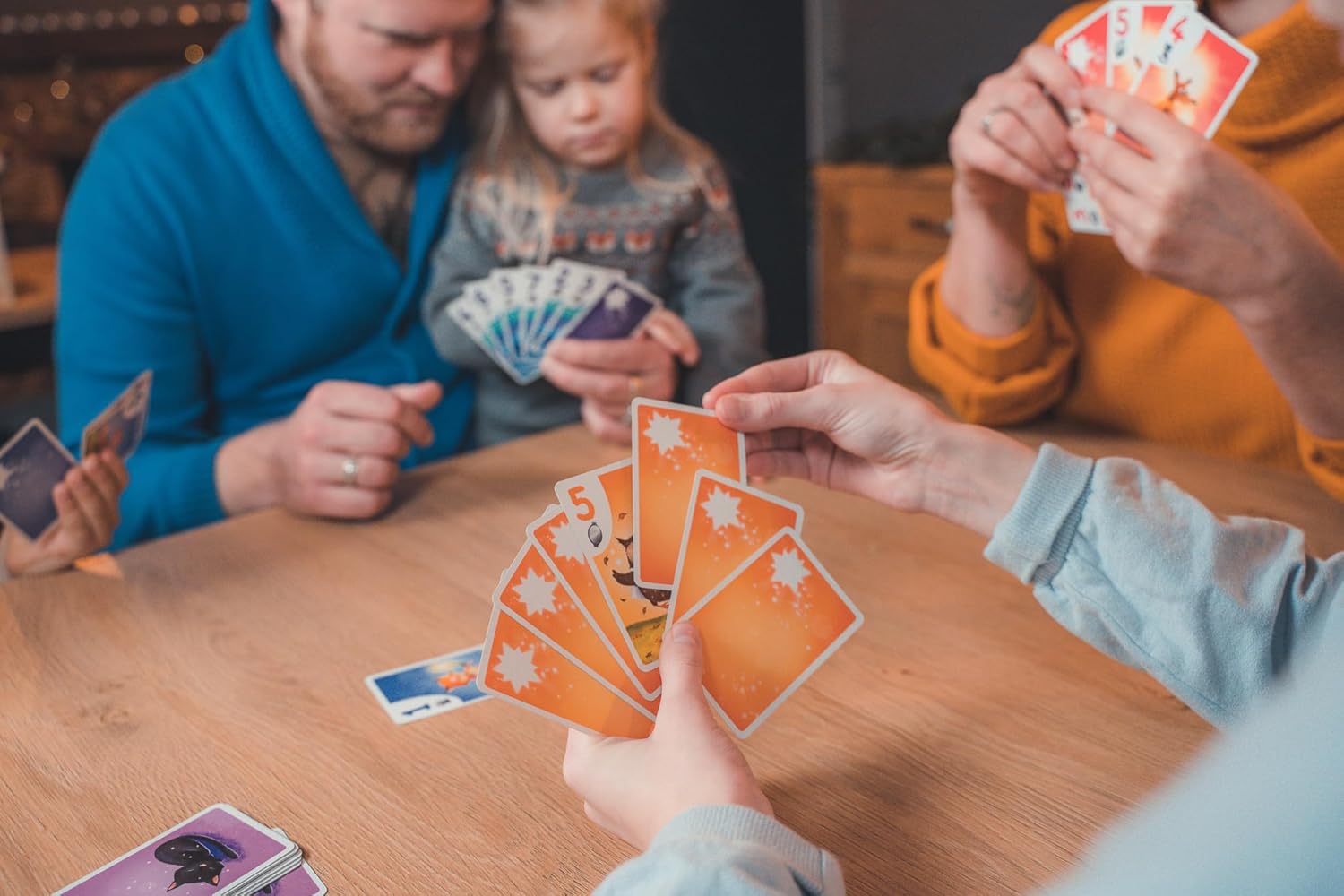 Brain Games – Zing A ZAM – Playing Card Games – Magic Trick Game with a Unique Touch: Players Can't See Their Own Cards – Ages 6 and Above – 2 to 5 Players – 20 Min