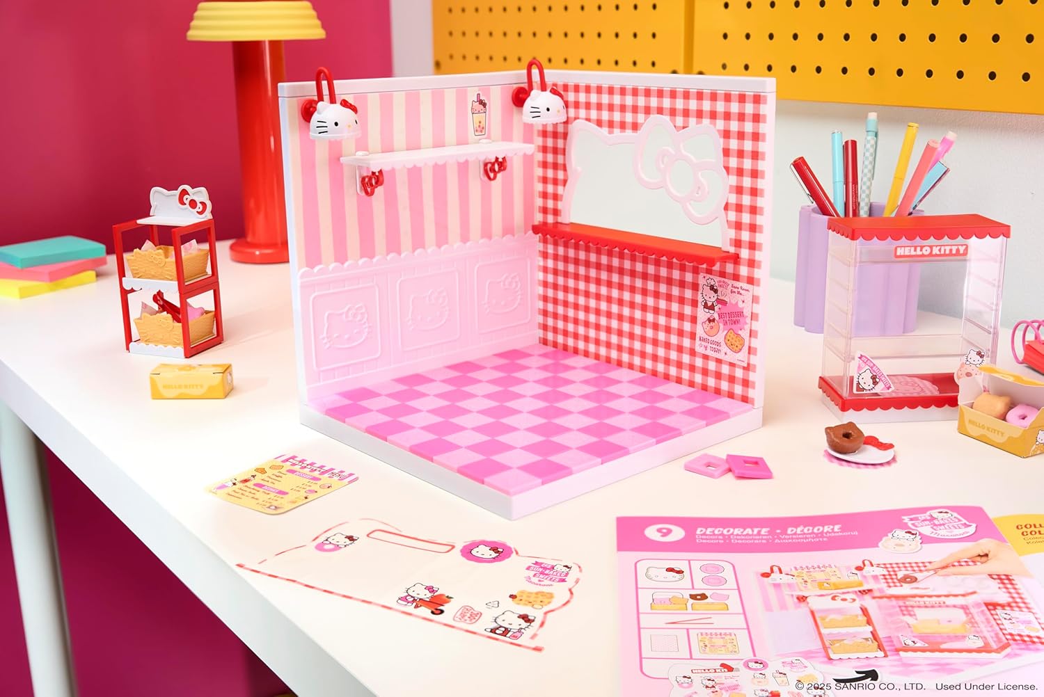 MGA's Miniverse Make It Mini Spaces Hello Kitty - Construction, Personnalisation, Loisirs Créatifs, Chambres, Hobby, Collectionneurs, Exposition, Non Comestible, Collectionneurs et Enfants Dès 8 Ans