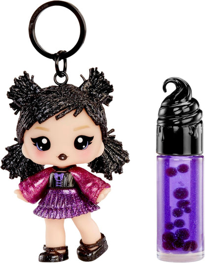 Yummiland Lip Gloss Doll: Sour Sweeties - Blake Drop - Inclusief 1 pop, DIY Lip Gloss + Afneembare Sleutelhanger, Cosmetisch Spel, Verzamelbaar, Geschikt voor Kinderen vanaf 4 jaar