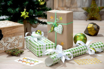 Avery 52362 Etichette con decorazioni natalizie per pacchetti regalo, confezione 3 fogli