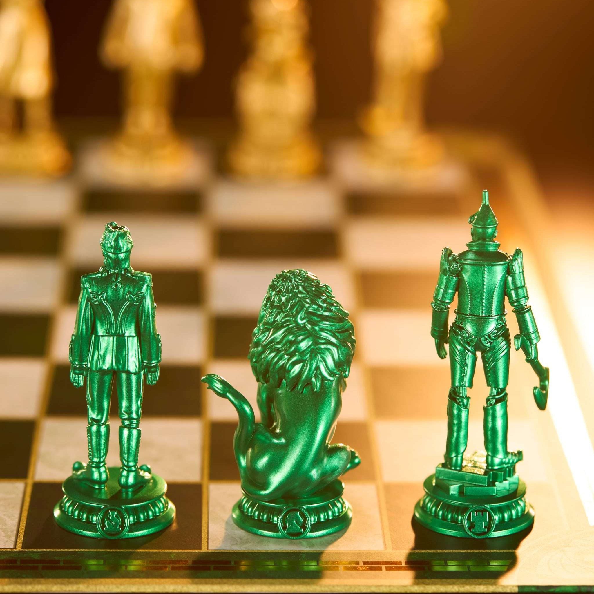 NN3050   Wicked chess set
