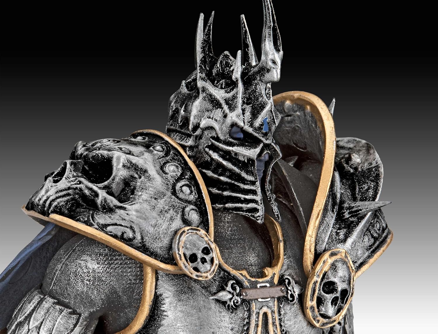 Revell Gift Set 03515 The Lich King: World of Warcraft 1:16 Scale Unbuilt Plastic Model Kit with Accessories
