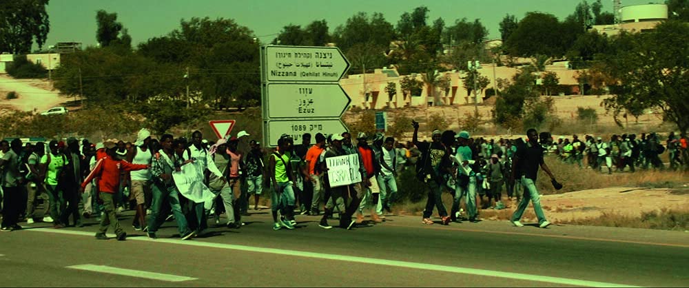 Entre les frontières