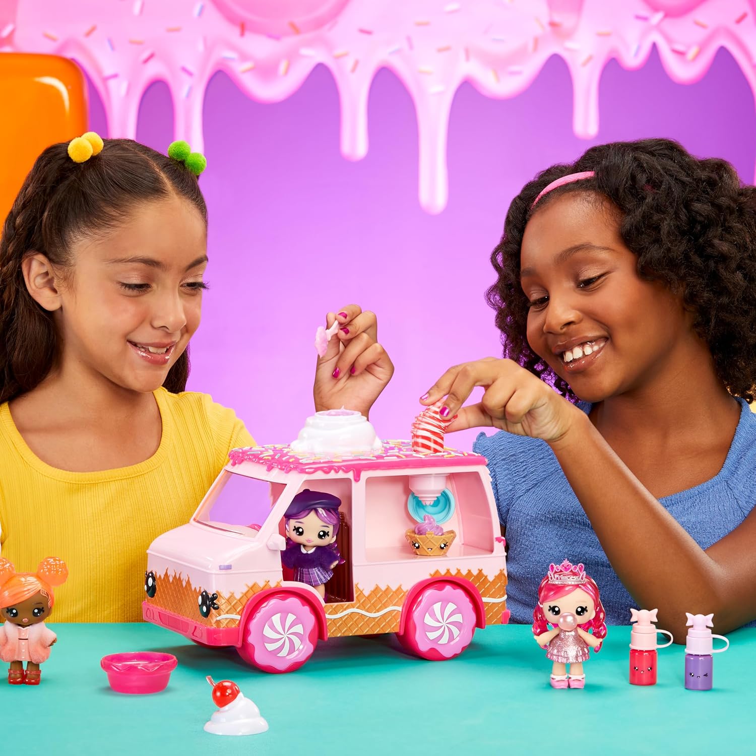 Yummiland Lipgloss Truck - Kids Lip Gloss, Includes 2 Num Noms, 2 Lip Gloss Making Kits With Chocolate and Birthday Cake Flavours, Suitable for Kids Ages 4 and Up