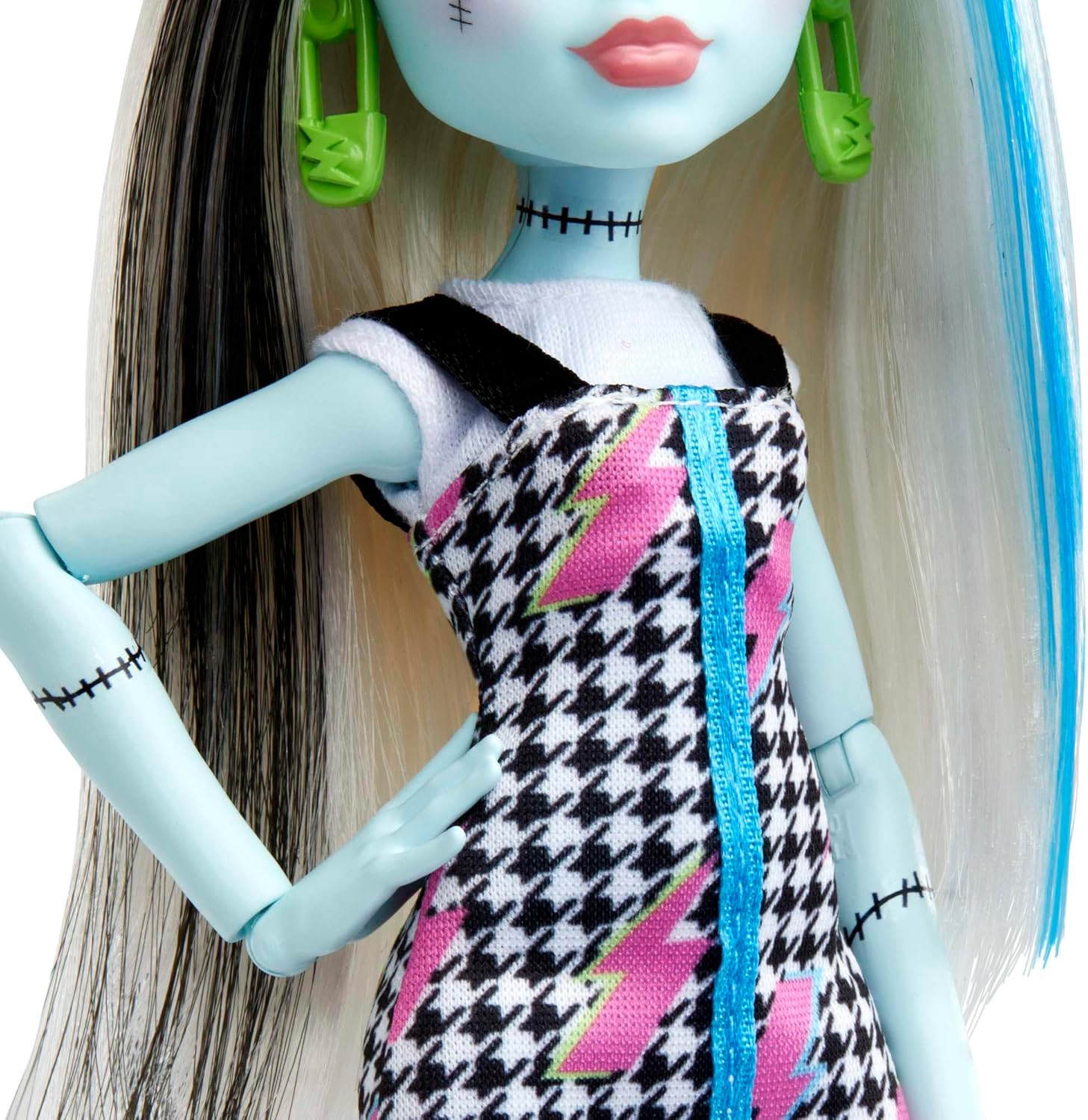 Monster High Frankie Doll has more than 10 flexible joints for girls aged 4 and up