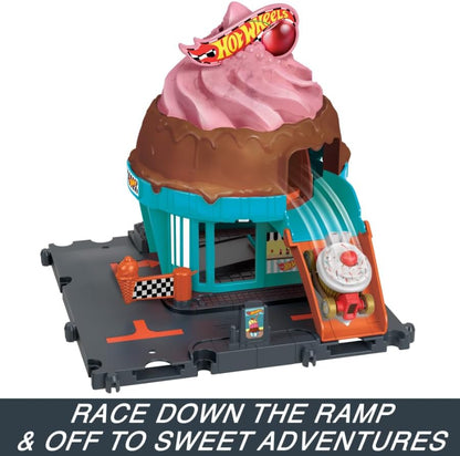 Hot Wheels Let's Race Netflix - City Track Set with 1 Hot Wheels Car, Track Play that Connects to Other Sets, Ice Cream Shop Playset, HTN77