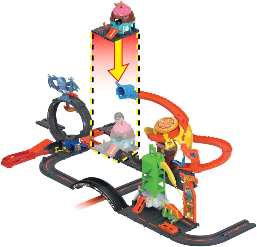 Hot Wheels Let's Race Netflix - City Track Set with 1 Hot Wheels Car, Track Play that Connects to Other Sets, Ice Cream Shop Playset, HTN77