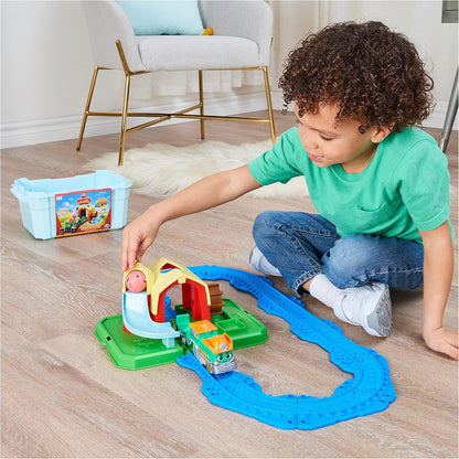 Mighty Express Farm Station Playset - Playset with 11-Piece Track Set, Push-and-Go Train Farm Frieda and Accessories, from 3 Years