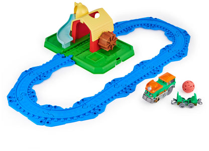 Mighty Express Farm Station Playset - Playset with 11-Piece Track Set, Push-and-Go Train Farm Frieda and Accessories, from 3 Years