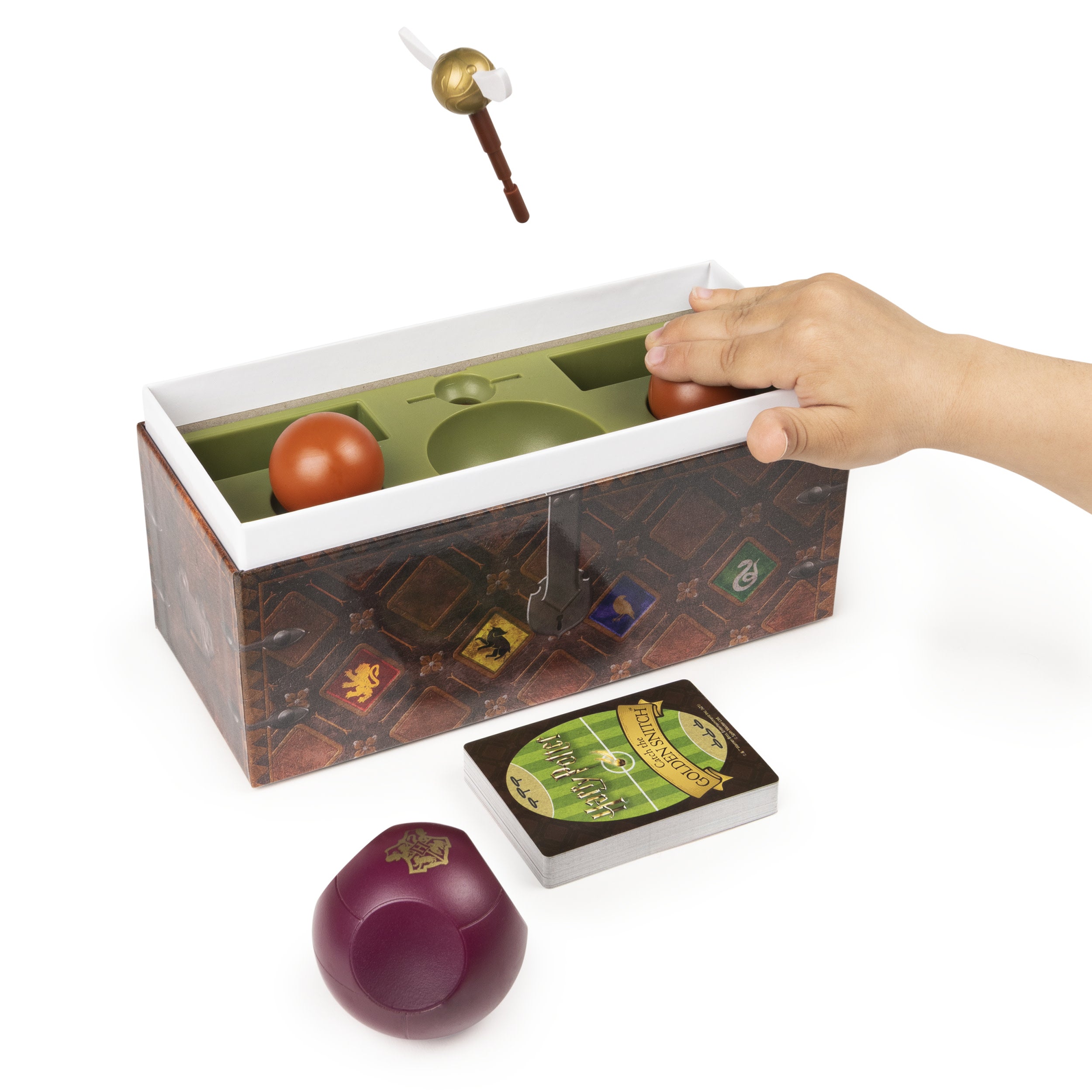 Wizarding World Harry Potter Catch The Golden Snitch, A Quidditch Board Game for Witches, Wizards and Muggles, Family Game Ages 8 & up