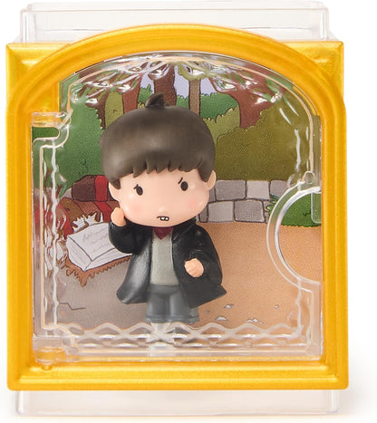 Wizarding World Harry Potter, Micro Magical Moments Year 3 Surprise Box Figure & Display Case (Styles May Vary), 4cm, Kids’ Toys for Ages 6+