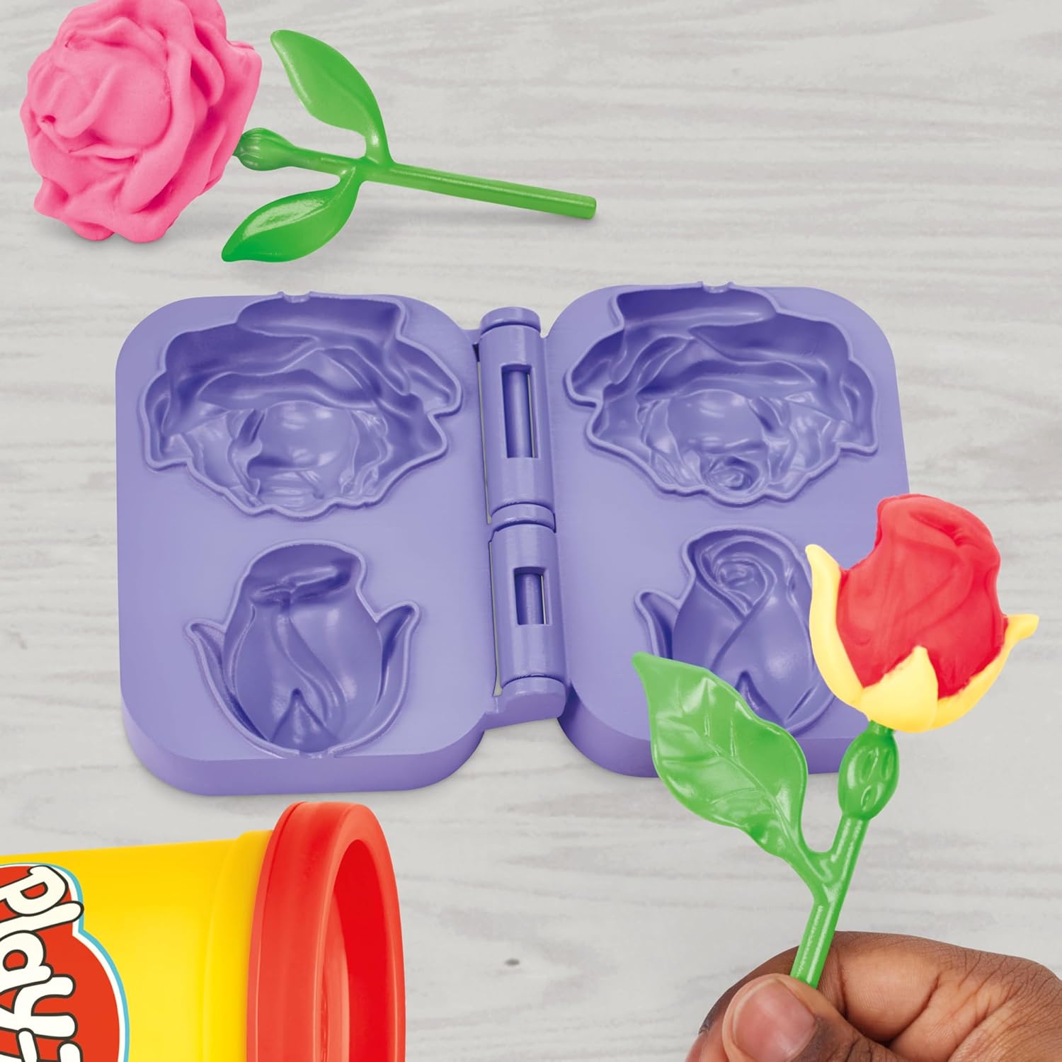 Play-Doh Tulips & Daffodils Flower Toy, Kids Arts & Crafts Kit, Gifts for Girls & Boys Aged 3+