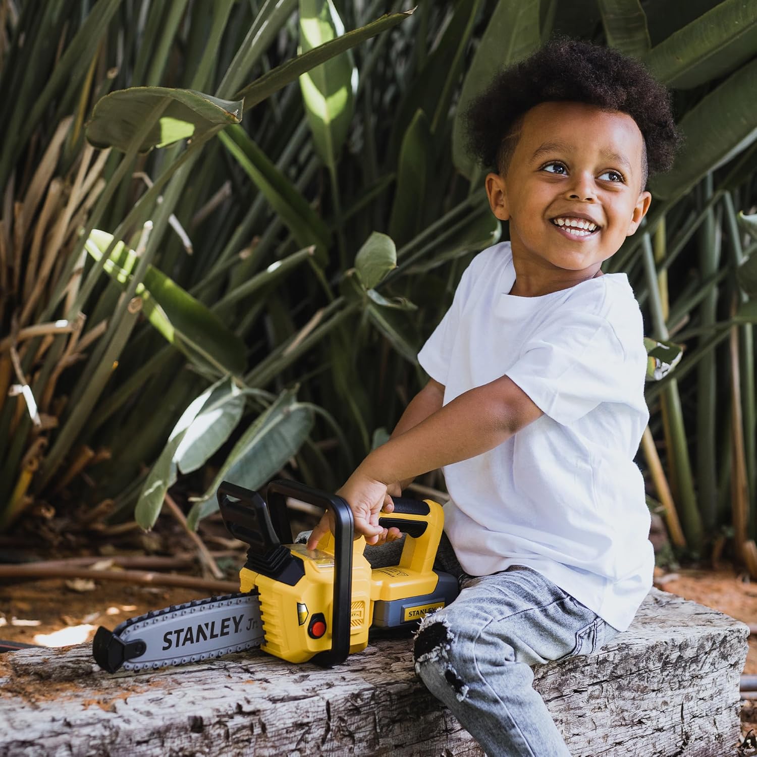 Stanley Jr. Battery-Operated Chainsaw – Realistic Toy Chainsaw Tool with Safe Rotating Chain & Sounds | Durable Pretend Play Chainsaw for Kids Ages 3+ | Includes Batteries