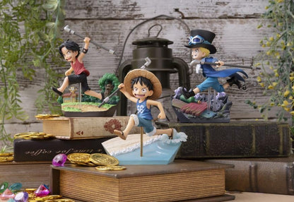 Megahouse, Gem Series Monkey D. Luffy, Run! Run! Run, 15th Anniversary Version, MH839146, Mehrfarbig, Sammelfigur, optimal für Anime-Fans