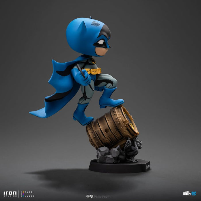 Iron Studios Collectible Statue Art Scale 1/10 Batman on Bat Signal (Blue Variant) - Minico PVC Multicolor 7.5 inches