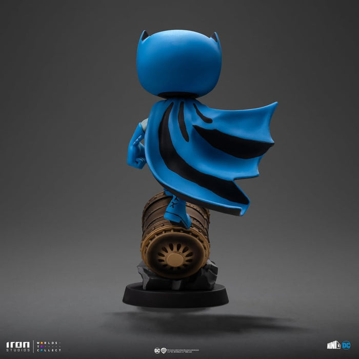Iron Studios Collectible Statue Art Scale 1/10 Batman on Bat Signal (Blue Variant) - Minico PVC Multicolor 7.5 inches