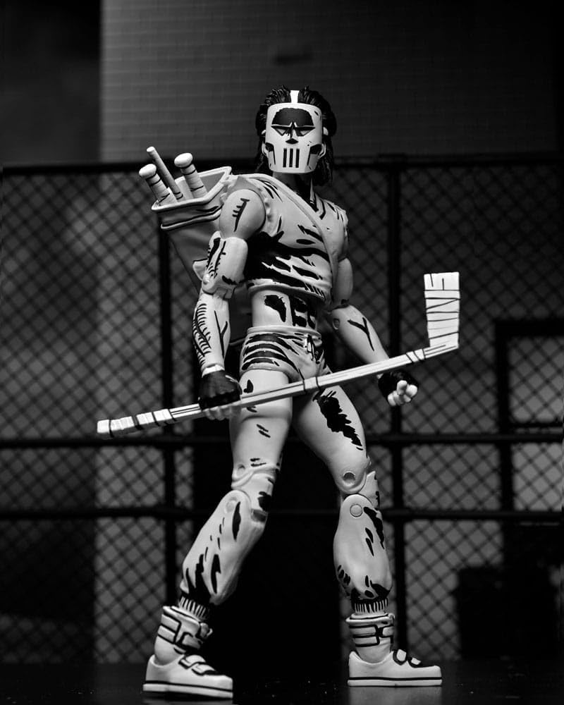 NECA Teenage Mutant Ninja Turtles (Mirage Comics) 1:7 Scale Collectible Action Figure, Casey Jones Black & White Figure