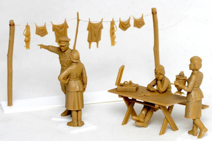 ICM 1:35 - Soviet Military Servicewoman (1939-42) 4 Figs