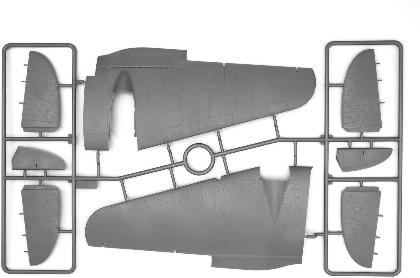 LTEBLO ICM 1:48 -Airfield of The Luftwaffe Bomber Group Pink