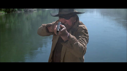 Une Bible Et Un Fusil