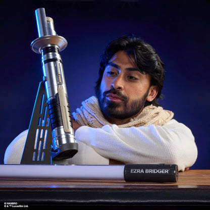 Star Wars The Black Series Ezra Bridger Force FX Elite Lightsaber, Premium Roleplay Collectible with Advanced LEDs, Sound Effects, Stand & Removable Blade, Cosplay & Display Toy for Fans Ages 14+