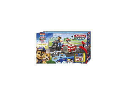 Carrera First PAW Patrol, On The Track, speelbaan met Chase & Marshall, kindvriendelijke handregelaar, 2,4 meter afstand en interactieve elementen, voor klein raceplezier en avontuur